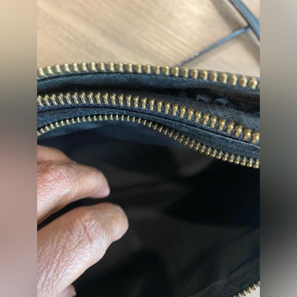 Elliott Lucca Genuine Leather Crossbody Bag - Picture 7 of 11